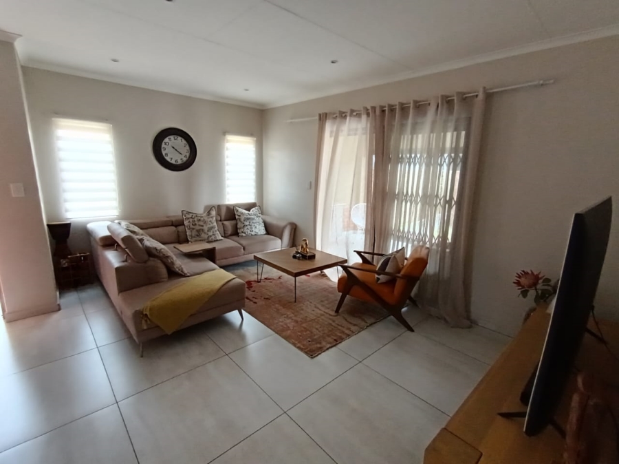 3 Bedroom Property for Sale in Hexrivier Lifestyle Estate North West